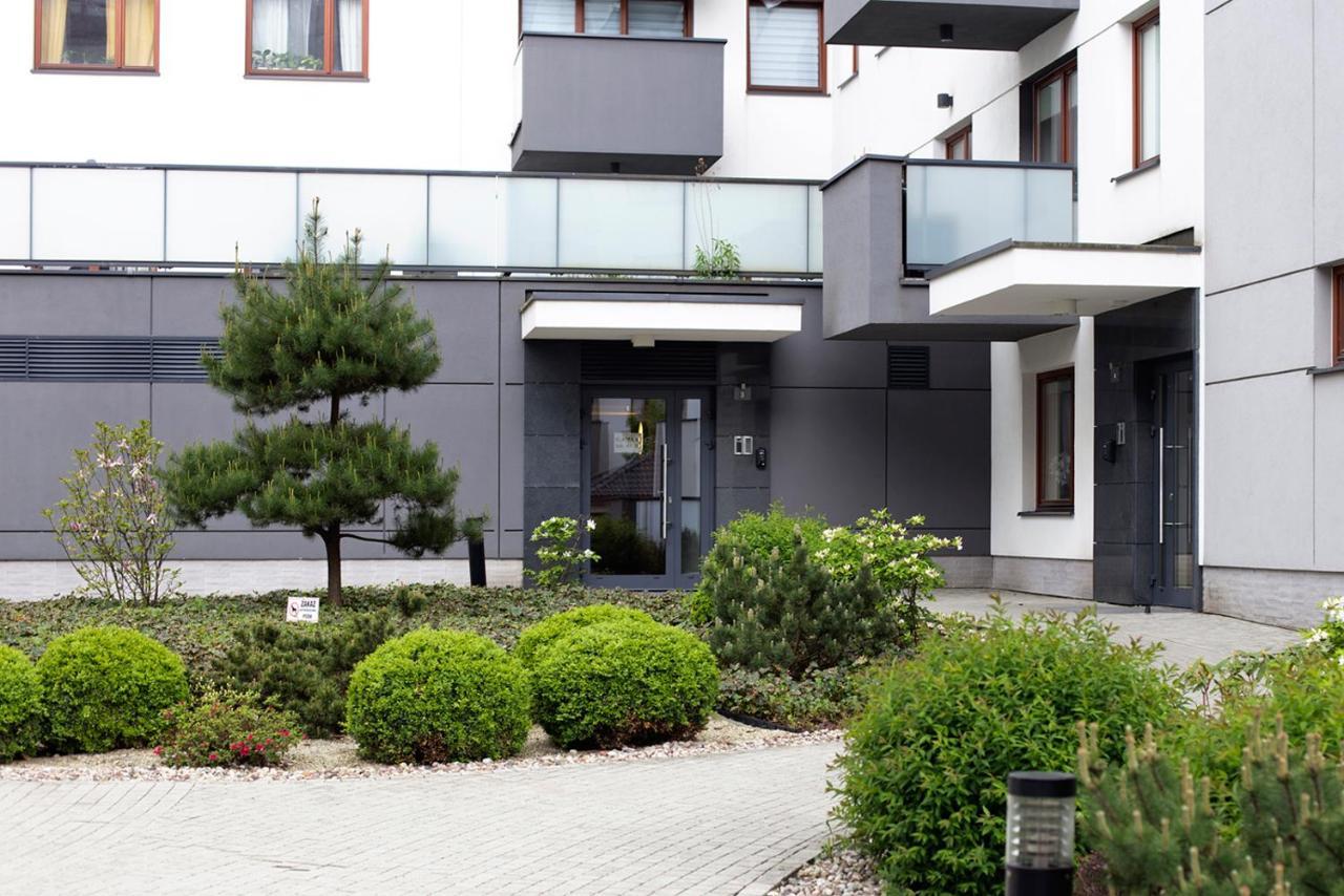 Airport Okecie Klobucka P&O Serviced Apartments Warschau Exterior foto